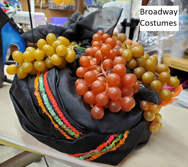 Picture of our fruit basket Carmen Miranda hat