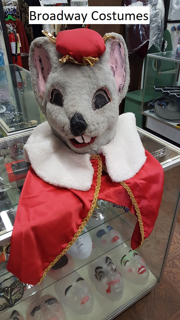 Picture of our mouse mascot head
